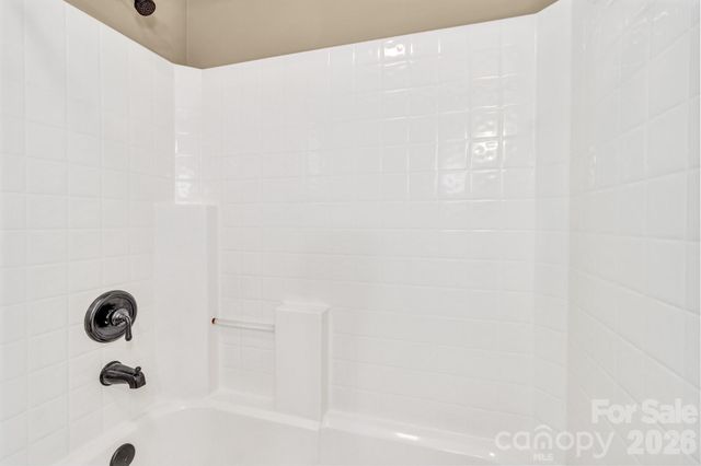 237 Woodys Drive, Hendersonville, NC 28792