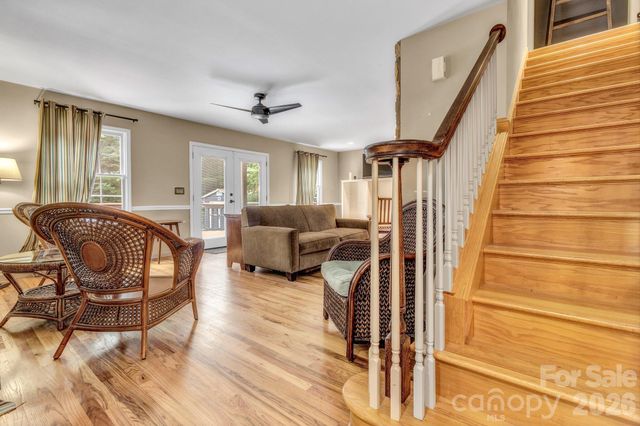 237 Woodys Drive, Hendersonville, NC 28792