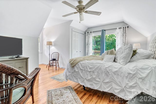 237 Woodys Drive, Hendersonville, NC 28792