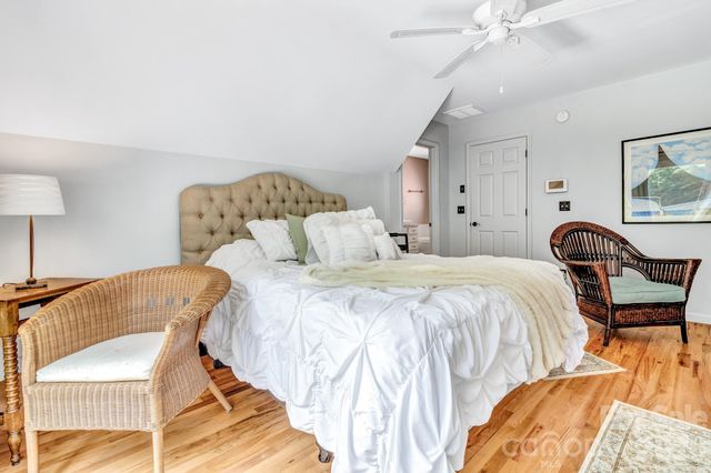 237 Woodys Drive, Hendersonville, NC 28792