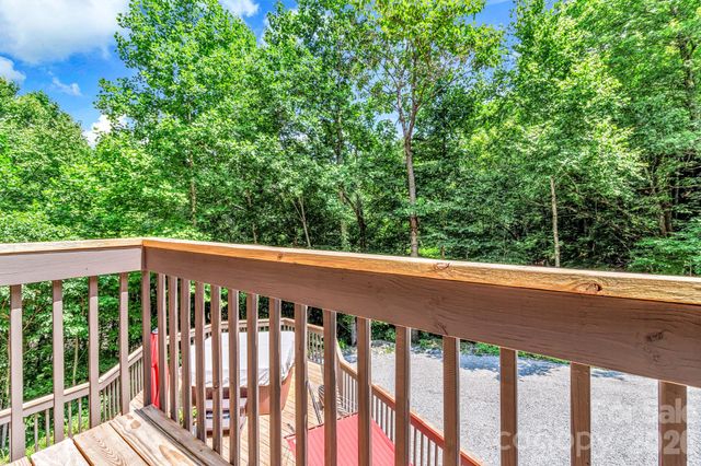 237 Woodys Drive, Hendersonville, NC 28792