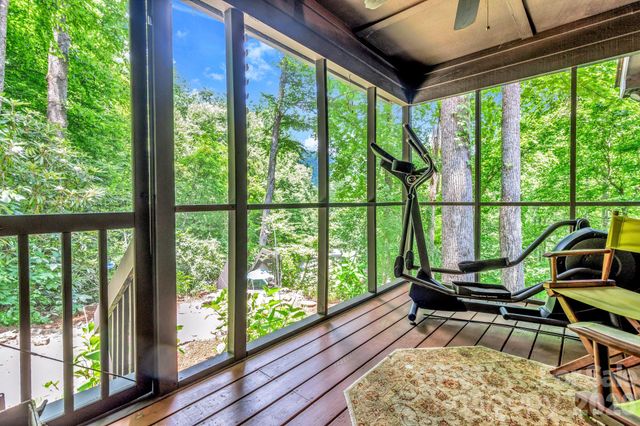 237 Woodys Drive, Hendersonville, NC 28792