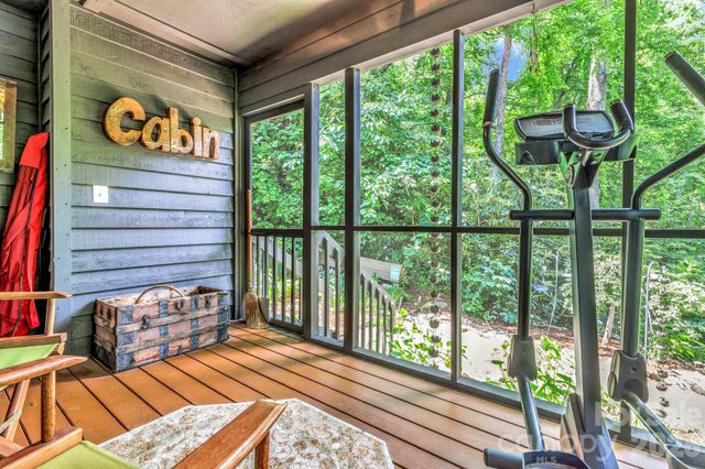 237 Woodys Drive, Hendersonville, NC 28792