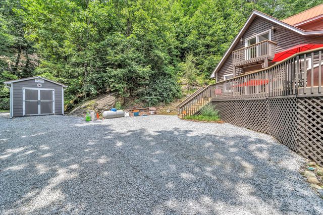 237 Woodys Drive, Hendersonville, NC 28792
