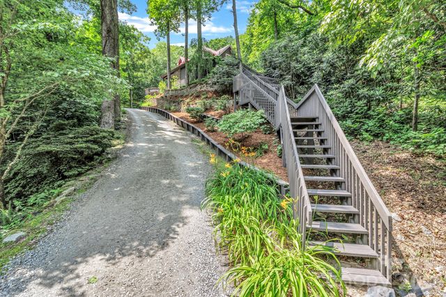 237 Woodys Drive, Hendersonville, NC 28792