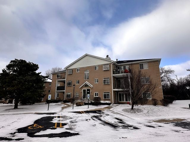 464 S President Street 204, Carol Stream, IL 60188