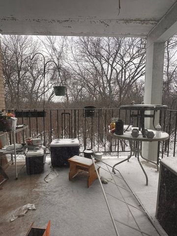 464 S President Street 204, Carol Stream, IL 60188