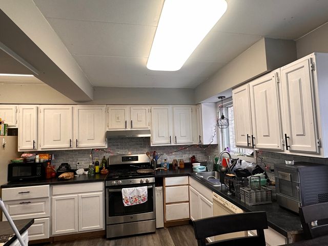 464 S President Street 204, Carol Stream, IL 60188