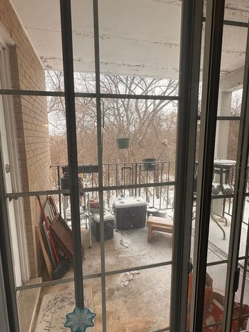 464 S President Street 204, Carol Stream, IL 60188