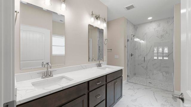 8289 Caverango Boulevard, Fort Wayne, IN 46815