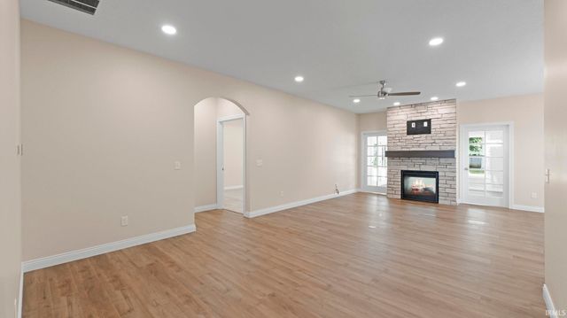 8289 Caverango Boulevard, Fort Wayne, IN 46815