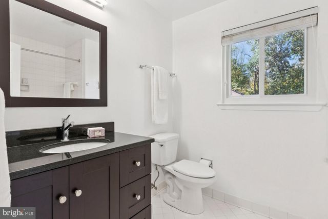 8033 CYPRESS GROVE LN, Cabin John, MD 20818