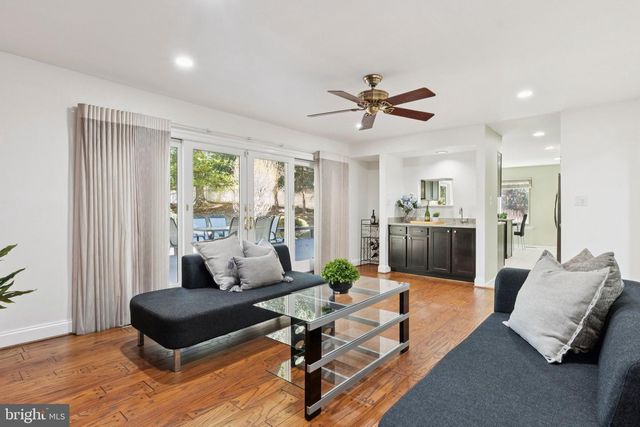 8033 CYPRESS GROVE LN, Cabin John, MD 20818