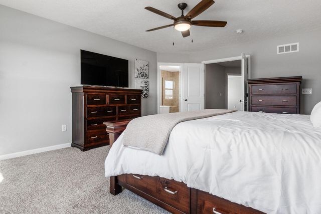 8880 Glacier Pointe Drive, Plain City, OH 43064