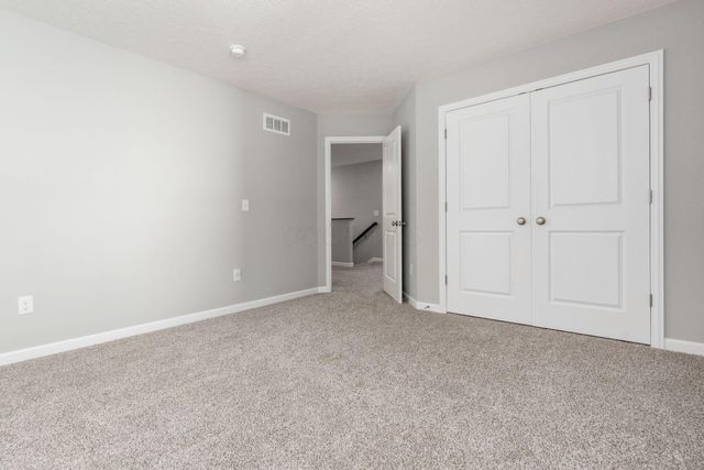 8880 Glacier Pointe Drive, Plain City, OH 43064