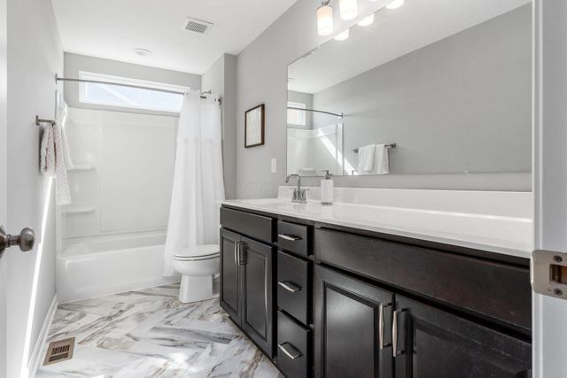 8880 Glacier Pointe Drive, Plain City, OH 43064