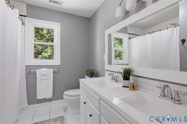18486 Felicia Ln, Hanover, VA 23192