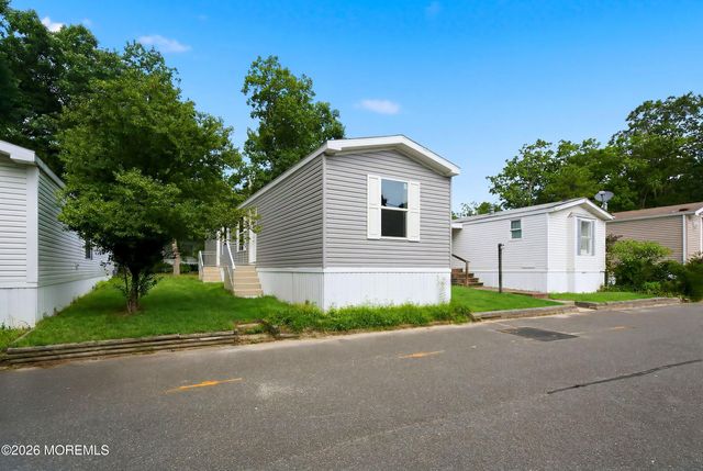 26 Marcia Memorial Circle, Jackson, NJ 08527