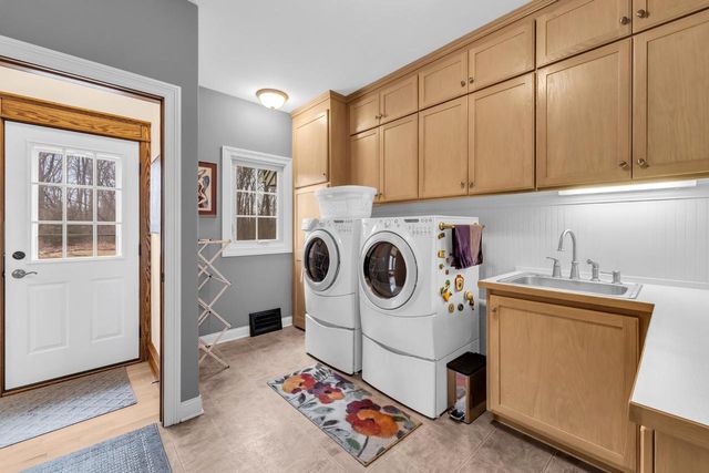 8902 Shadowood TRAIL, Mount Pleasant, WI 53406