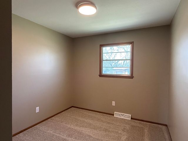 1931 E 50th St S, Wichita, KS 67216