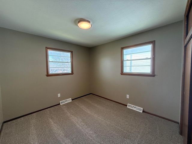 1931 E 50th St S, Wichita, KS 67216