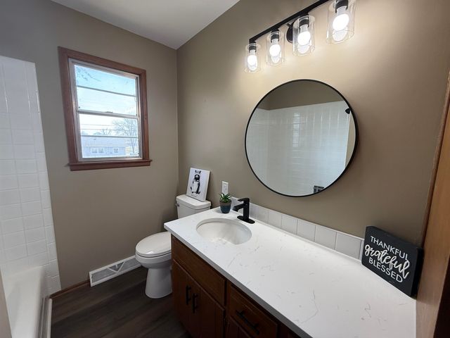 1931 E 50th St S, Wichita, KS 67216