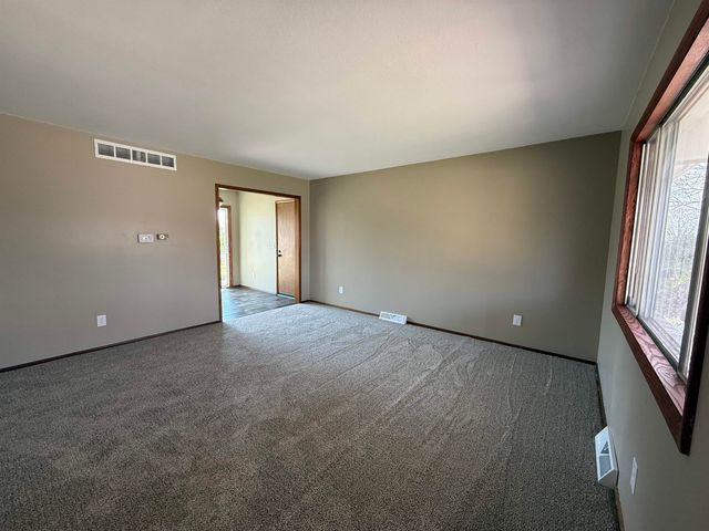 1931 E 50th St S, Wichita, KS 67216