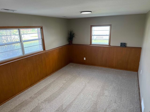 1931 E 50th St S, Wichita, KS 67216