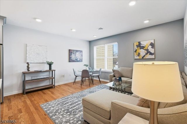 660 Bloomfield Ave 405, Bloomfield Twp., NJ 07003