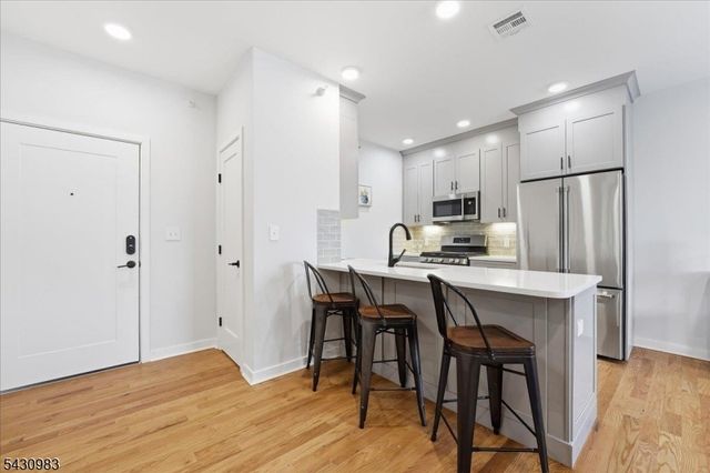 660 Bloomfield Ave 405, Bloomfield Twp., NJ 07003