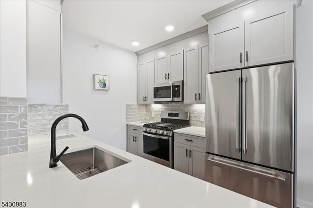 660 Bloomfield Ave 405, Bloomfield Twp., NJ 07003