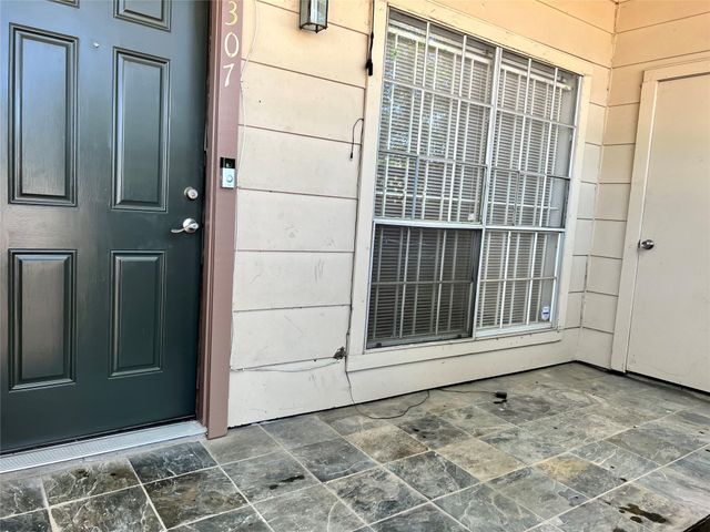 2626 Holly Hall Street 307, Houston, TX 77054