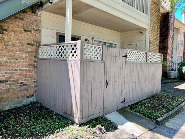 2626 Holly Hall Street 307, Houston, TX 77054