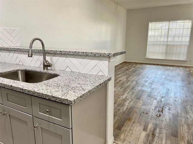 2626 Holly Hall Street 307, Houston, TX 77054