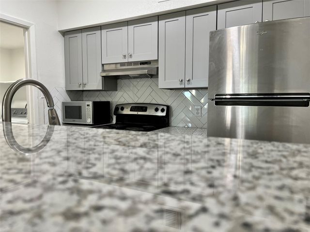 2626 Holly Hall Street 307, Houston, TX 77054