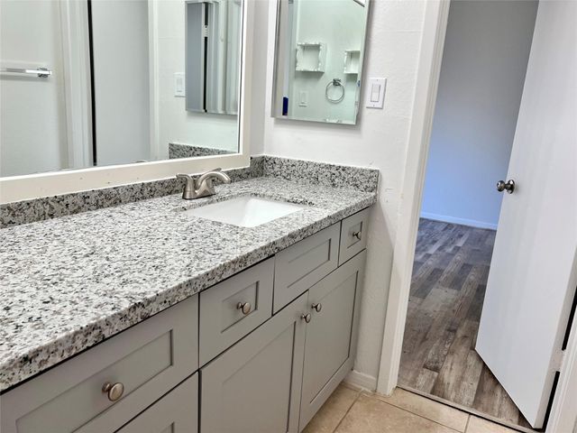2626 Holly Hall Street 307, Houston, TX 77054