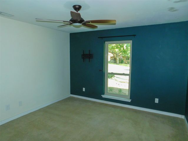 1946 Kensington Drive, Carrollton, TX 75007