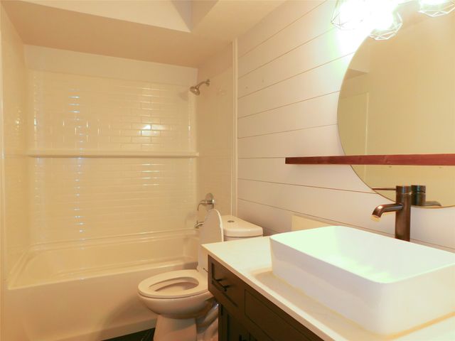 1946 Kensington Drive, Carrollton, TX 75007