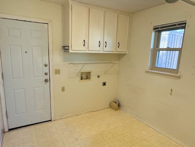 1946 Kensington Drive, Carrollton, TX 75007