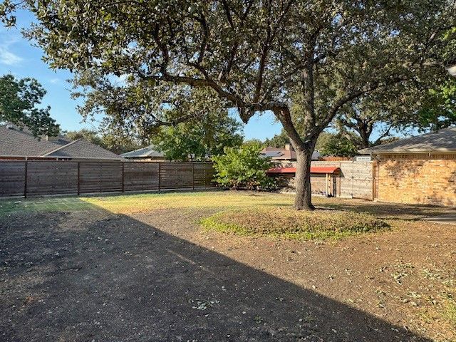 1946 Kensington Drive, Carrollton, TX 75007
