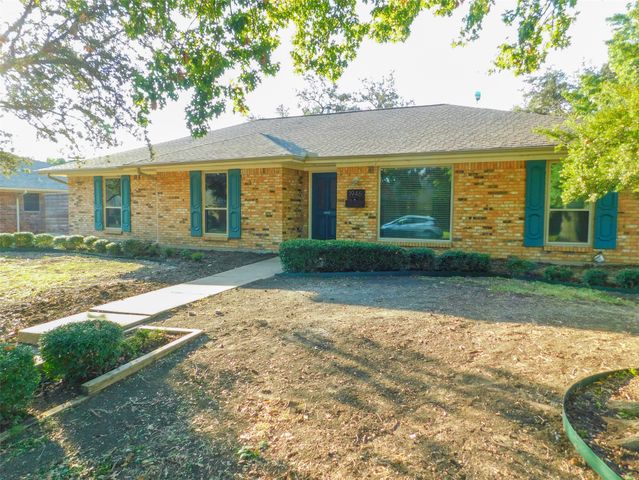 1946 Kensington Drive, Carrollton, TX 75007