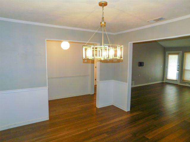 1946 Kensington Drive, Carrollton, TX 75007