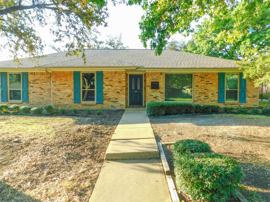 1946 Kensington Drive, Carrollton, TX 75007