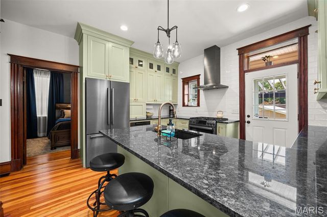 5214 Lisette Avenue, St Louis, MO 63109