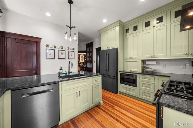 5214 Lisette Avenue, St Louis, MO 63109