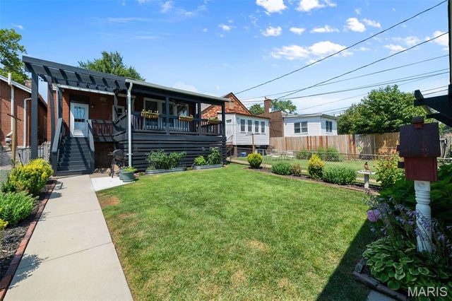 5214 Lisette Avenue, St Louis, MO 63109