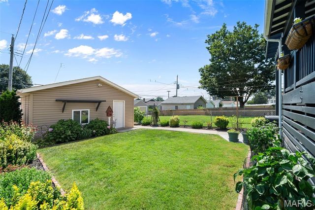 5214 Lisette Avenue, St Louis, MO 63109