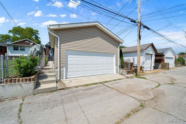 5214 Lisette Avenue, St Louis, MO 63109