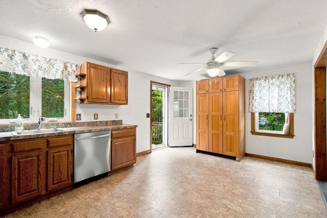 16 Gunters Ln, Mashpee, MA 02649