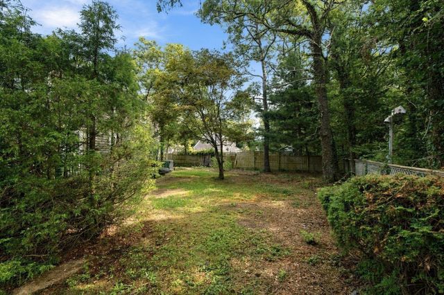 16 Gunters Ln, Mashpee, MA 02649